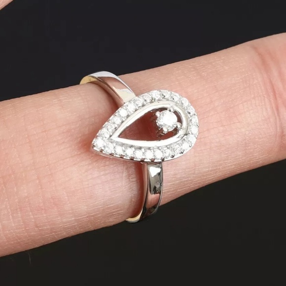 White Topaz & sterling silver water drop ring - Picture 3 of 12